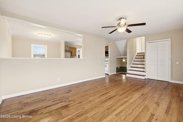 9402 Doewood Ln, Louisville, KY 40291