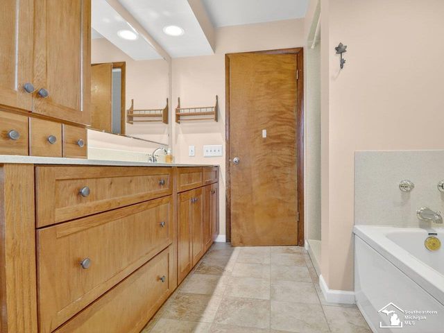 1248 Valetta Drive, Temperance, MI 48182