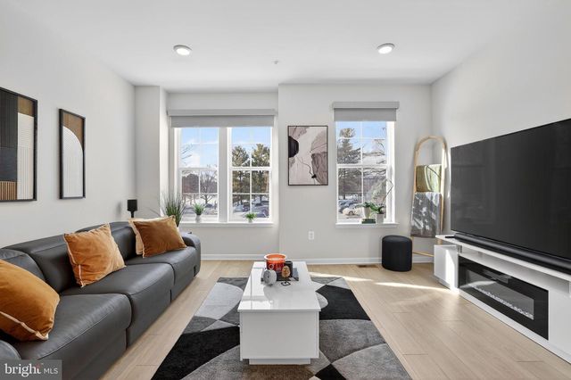 1017 VILLAGE CLUB ALY, Montgomery Village, MD 20886