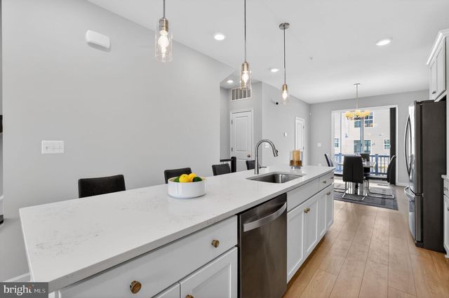 1017 VILLAGE CLUB ALY, Montgomery Village, MD 20886