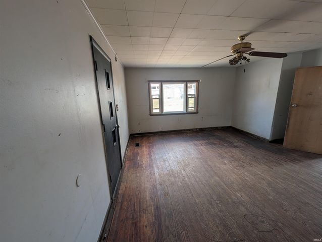 279 W Spring Street, Bloomfield, IN 47424