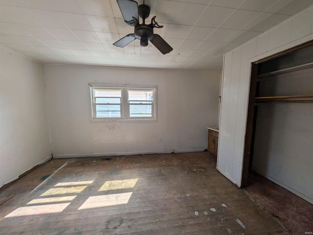 279 W Spring Street, Bloomfield, IN 47424