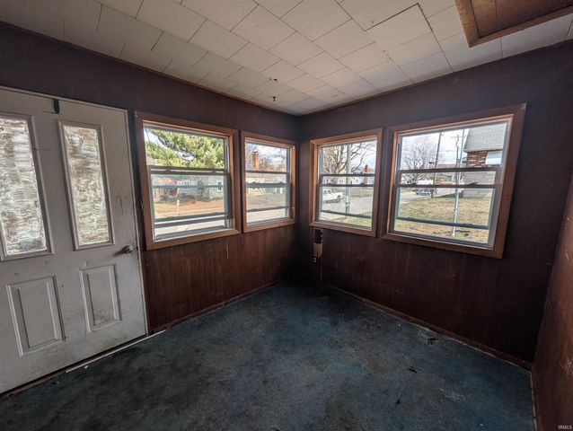 279 W Spring Street, Bloomfield, IN 47424