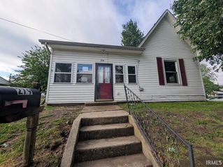 279 W Spring Street, Bloomfield, IN 47424