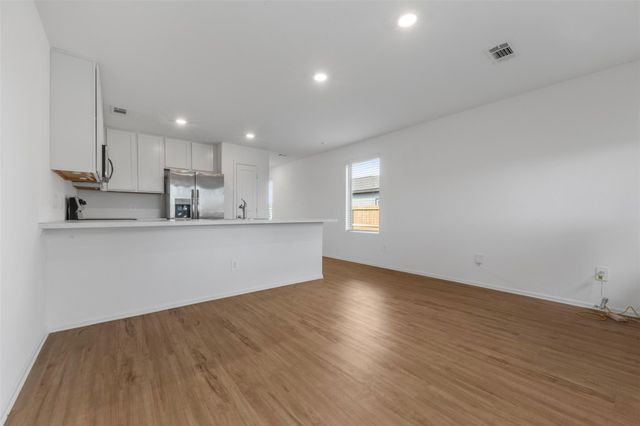 1044 Road 5203, Cleveland, TX 77327