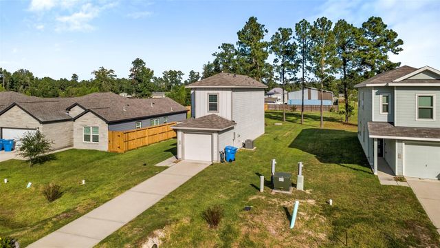 1044 Road 5203, Cleveland, TX 77327
