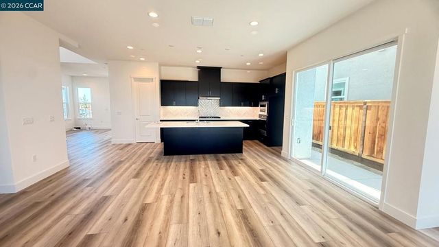 17381 Bushwick Lane, Lathrop, CA 95330