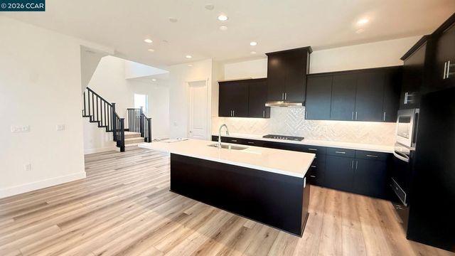 17381 Bushwick Lane, Lathrop, CA 95330
