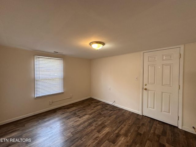 235 Rugby Ave, Jamestown, TN 38556