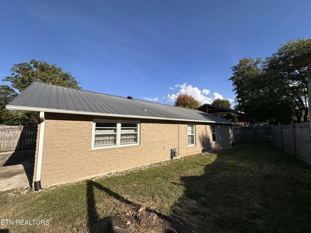 235 Rugby Ave, Jamestown, TN 38556