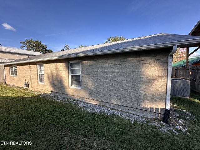 235 Rugby Ave, Jamestown, TN 38556