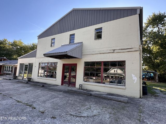 235 Rugby Ave, Jamestown, TN 38556