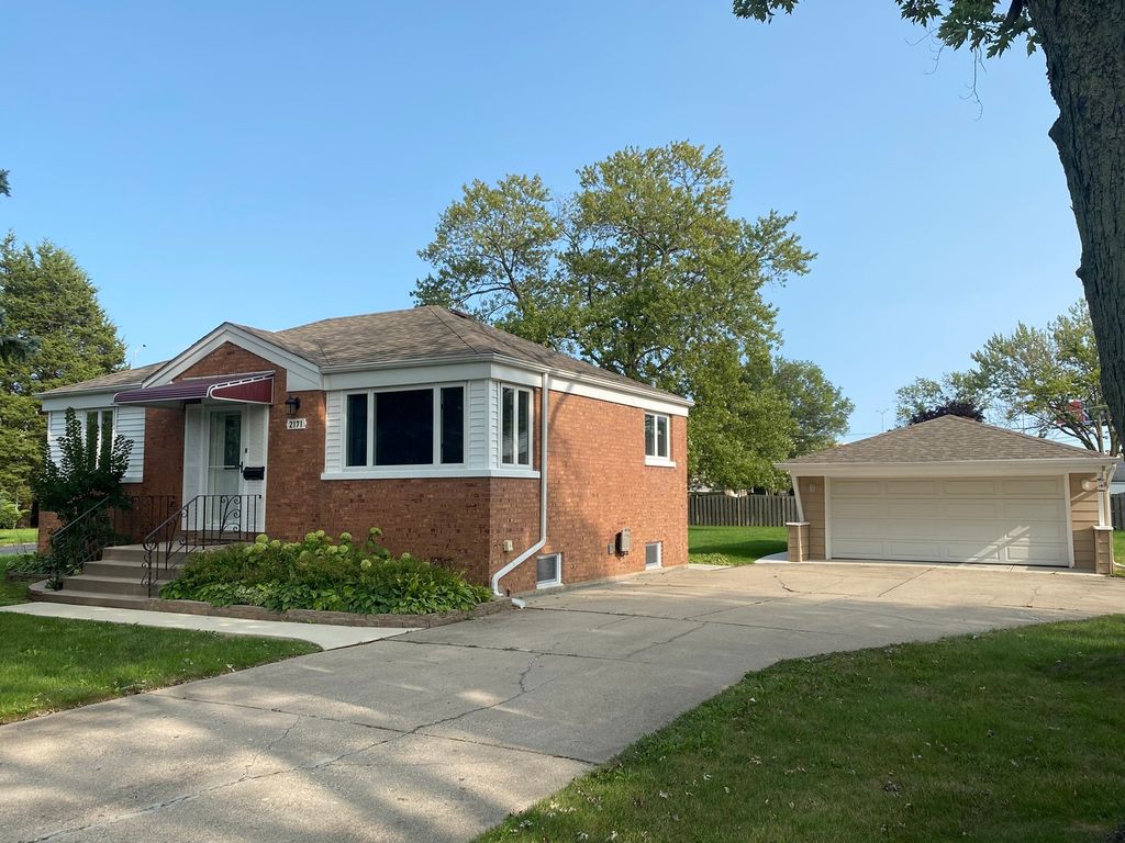 2171 LAURA Lane, Des Plaines, IL 60018