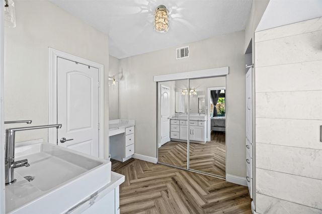 5702 W Vistaglen Loop, Houston, TX 77084