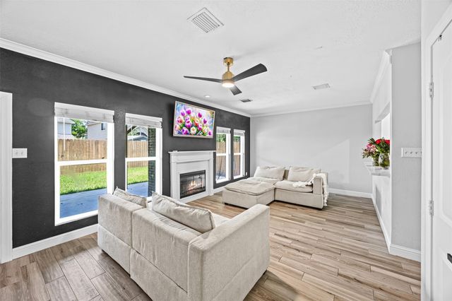 5702 W Vistaglen Loop, Houston, TX 77084