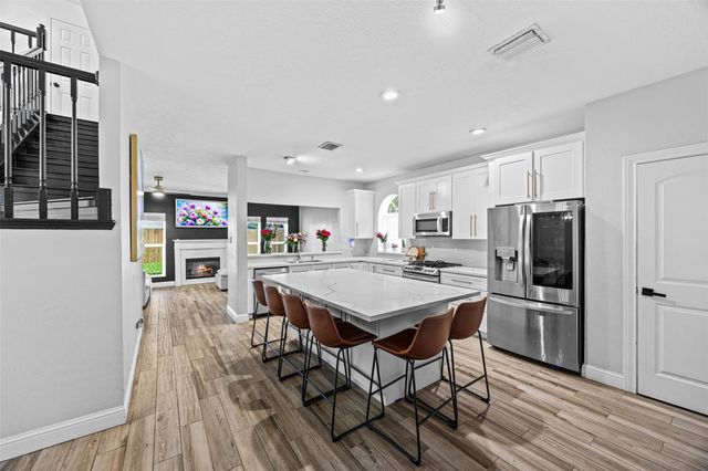 5702 W Vistaglen Loop, Houston, TX 77084