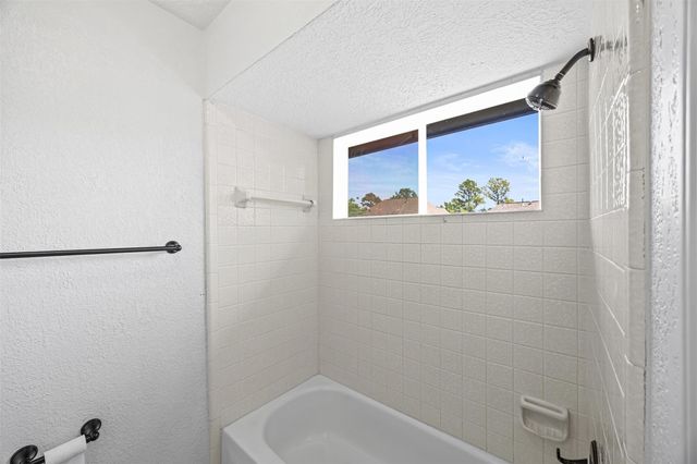 5702 W Vistaglen Loop, Houston, TX 77084