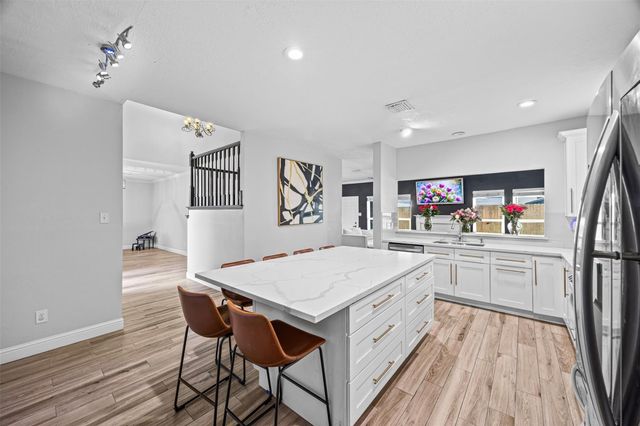 5702 W Vistaglen Loop, Houston, TX 77084