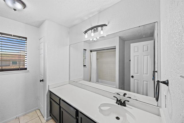 5702 W Vistaglen Loop, Houston, TX 77084