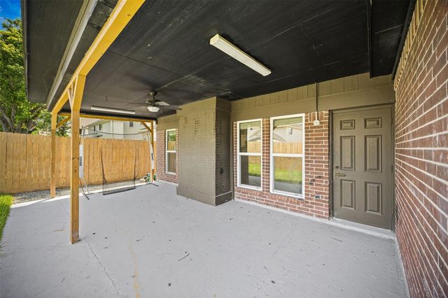 5702 W Vistaglen Loop, Houston, TX 77084