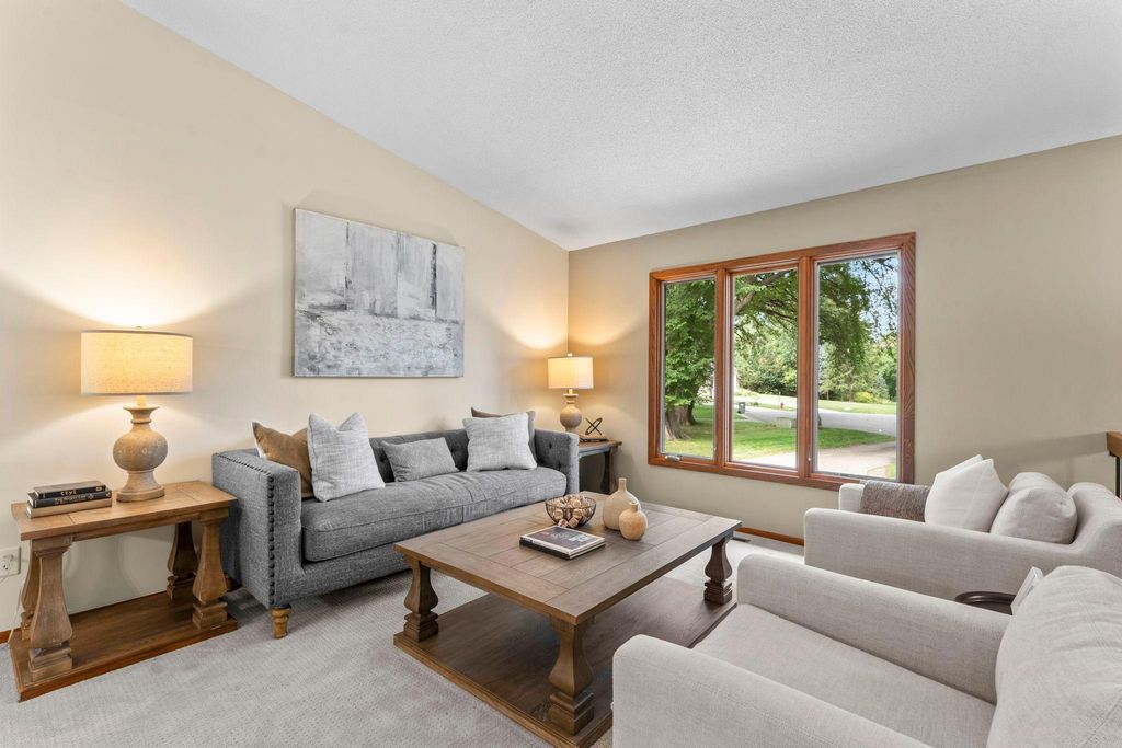 10465 Olympic Circle, Eden Prairie, MN 55347 — photo 3