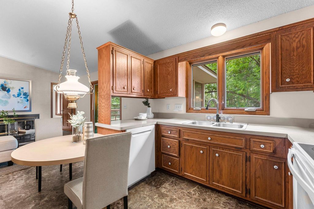 10465 Olympic Circle, Eden Prairie, MN 55347 — photo 5