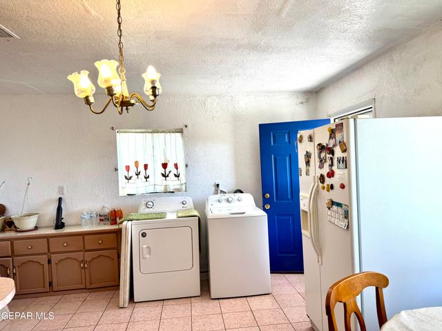 7800 HERMOSILLO Drive, El Paso, TX 79915