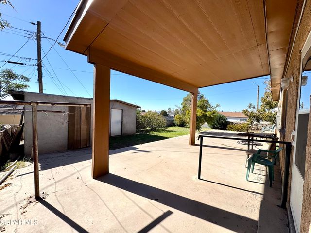 7800 HERMOSILLO Drive, El Paso, TX 79915