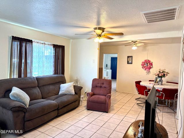 7800 HERMOSILLO Drive, El Paso, TX 79915