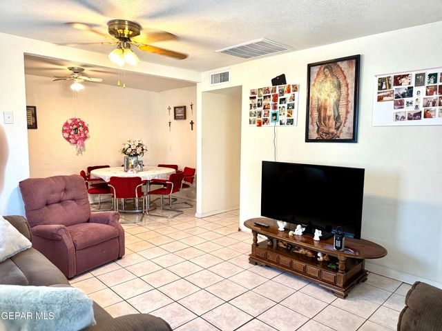 7800 HERMOSILLO Drive, El Paso, TX 79915