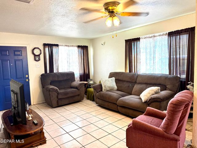 7800 HERMOSILLO Drive, El Paso, TX 79915