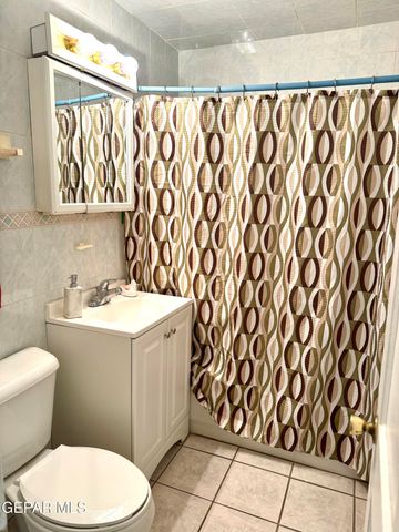 7800 HERMOSILLO Drive, El Paso, TX 79915