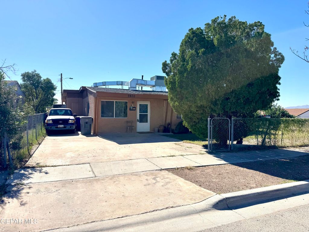 7800 HERMOSILLO Drive, El Paso, TX 79915