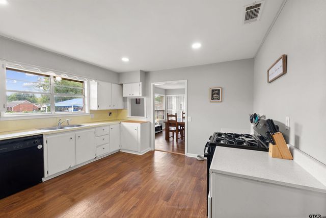 910 W Vance St, Tyler, TX 75702