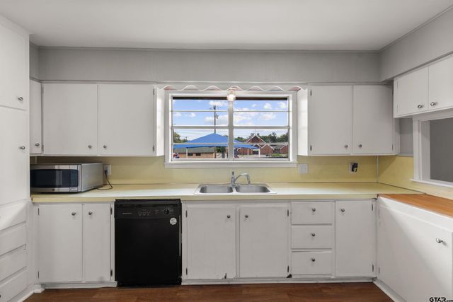 910 W Vance St, Tyler, TX 75702