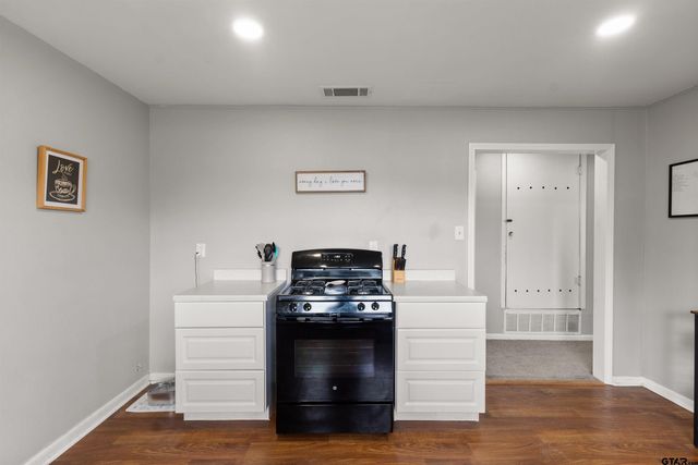 910 W Vance St, Tyler, TX 75702