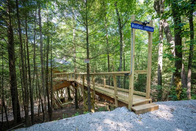 689 Cave Hollow Road, Campton, KY 41301