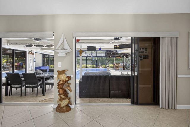 9 Kintyre Road, Palm Beach Gardens, FL 33418