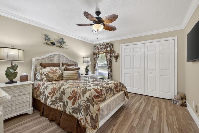 9 Kintyre Road, Palm Beach Gardens, FL 33418