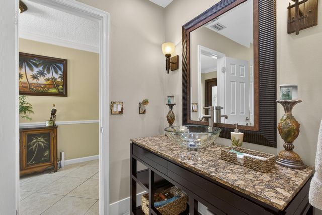 9 Kintyre Road, Palm Beach Gardens, FL 33418