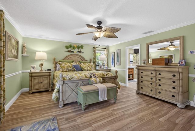 9 Kintyre Road, Palm Beach Gardens, FL 33418