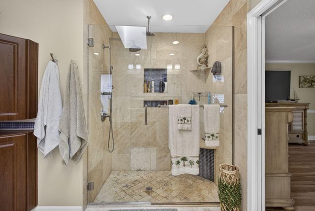 9 Kintyre Road, Palm Beach Gardens, FL 33418