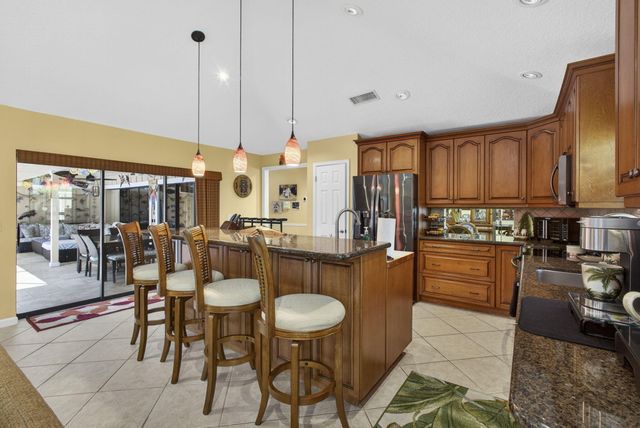 9 Kintyre Road, Palm Beach Gardens, FL 33418