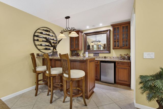 9 Kintyre Road, Palm Beach Gardens, FL 33418