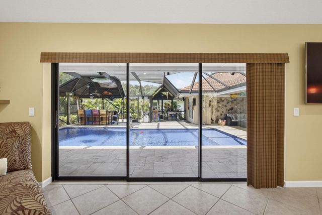 9 Kintyre Road, Palm Beach Gardens, FL 33418