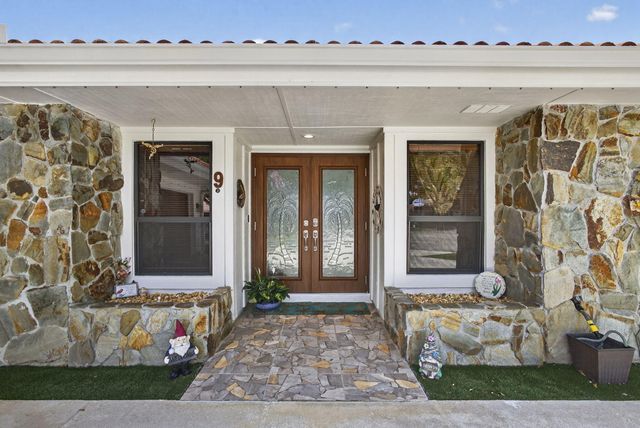 9 Kintyre Road, Palm Beach Gardens, FL 33418