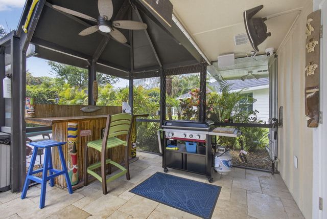 9 Kintyre Road, Palm Beach Gardens, FL 33418