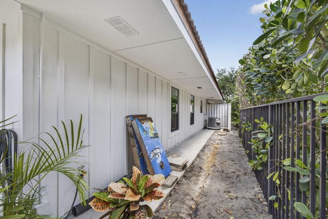 9 Kintyre Road, Palm Beach Gardens, FL 33418