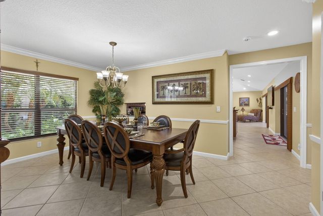 9 Kintyre Road, Palm Beach Gardens, FL 33418