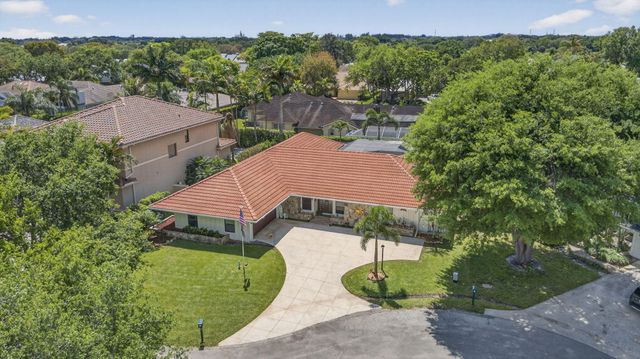 9 Kintyre Road, Palm Beach Gardens, FL 33418